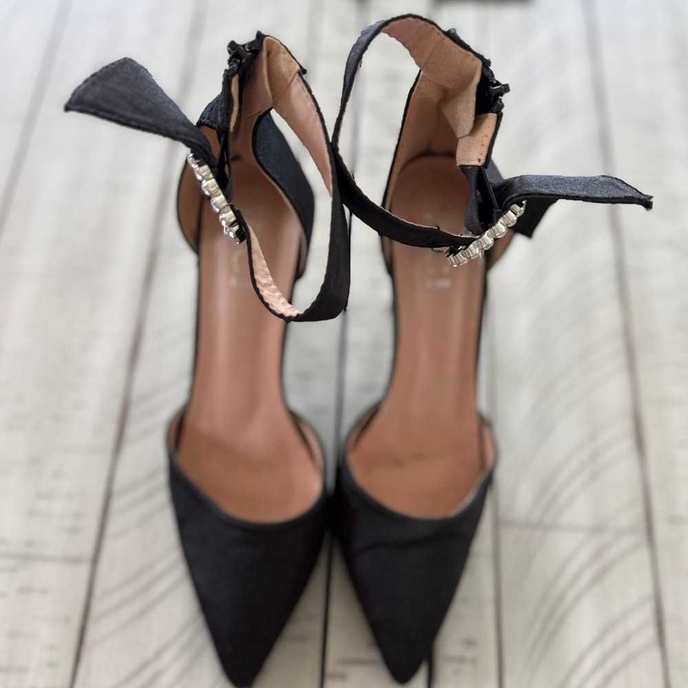 C- 008- VICI Black Satin Bow Ankle Strap Rhinestone Buckle Pointed Toe Pumps 7.5